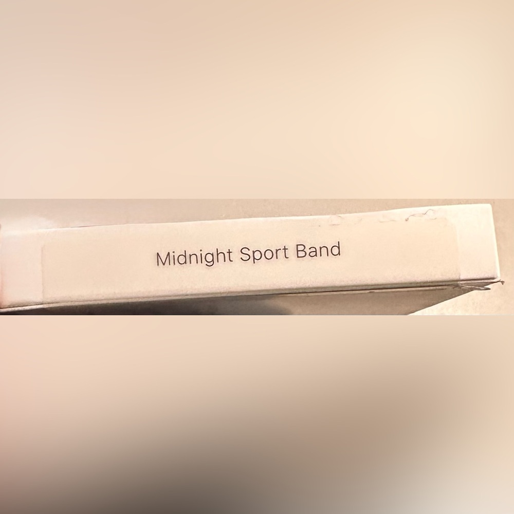 Apple Watch Series 2 42mm Midnight Aluminum Black Band - Picture 6 of 9